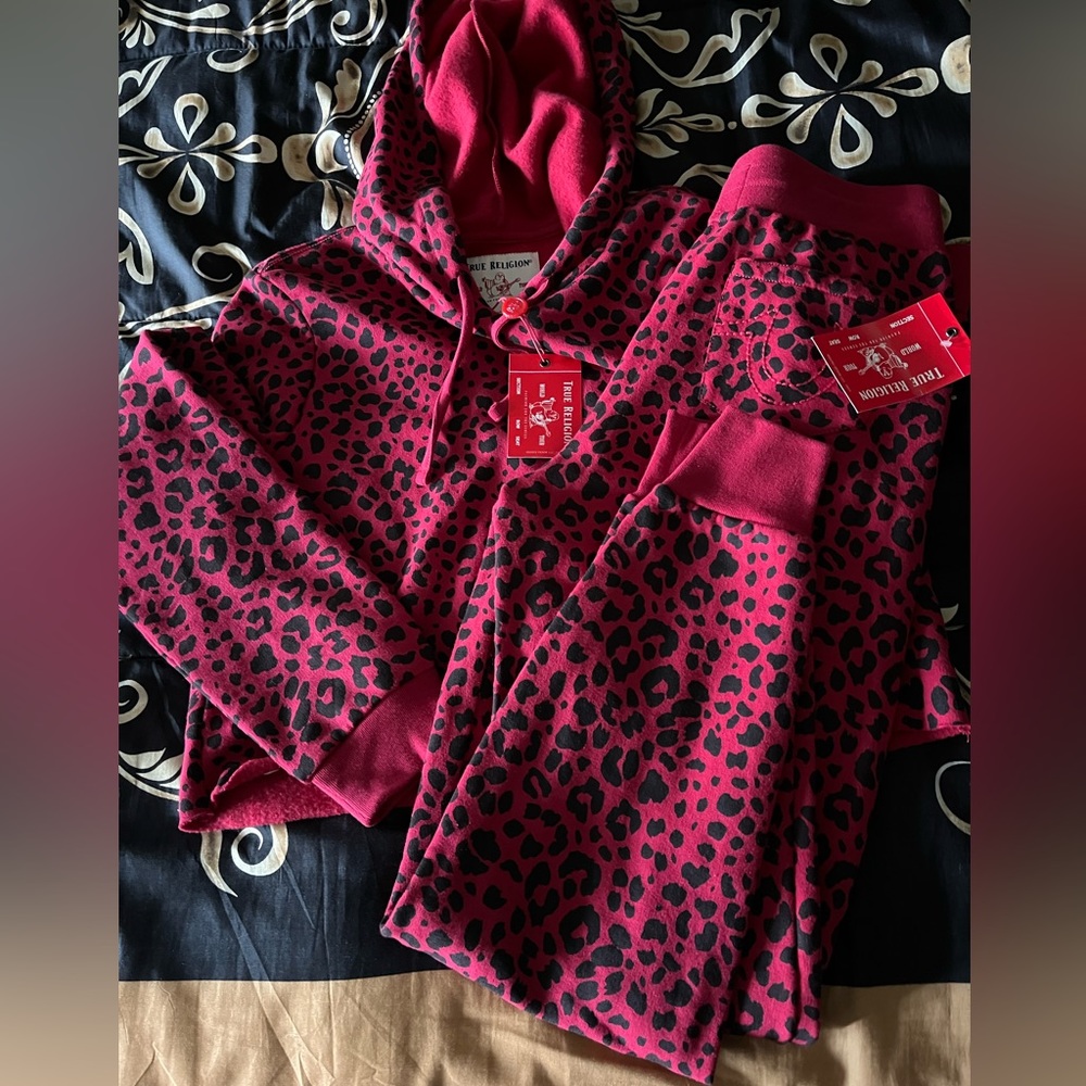 Brand New Women’s True Religion Sweatsuit